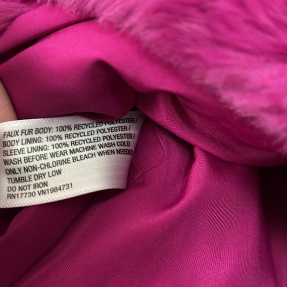 NWT Girls Toddler Cat & Jack Faux Fur Magenta Fully Lined Jacket Size 18M - Picture 9 of 9